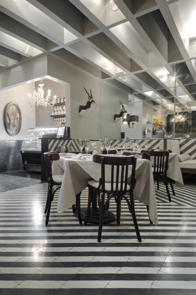 Celeste Champagne & Tea Room / PRODUCTORA