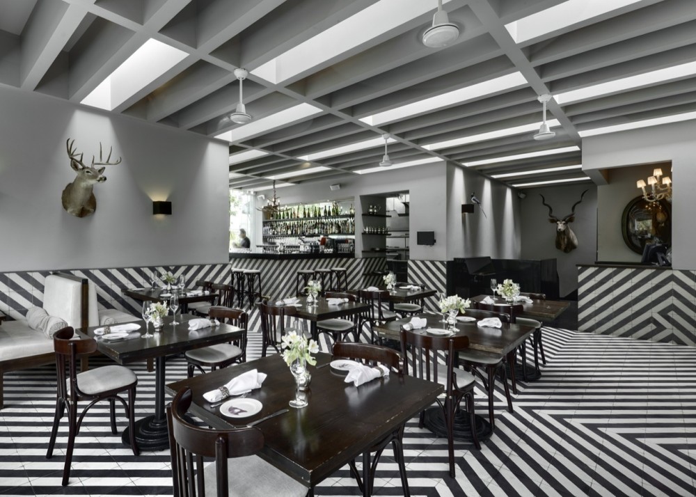 Celeste Champagne & Tea Room / PRODUCTORA