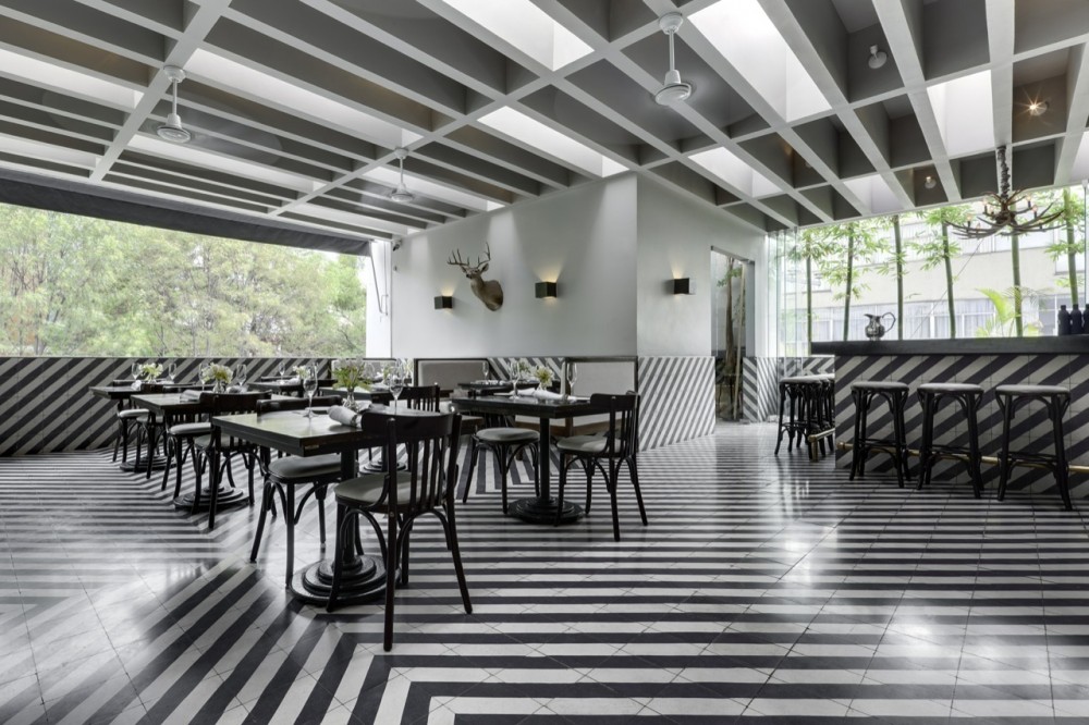 Celeste Champagne & Tea Room / PRODUCTORA