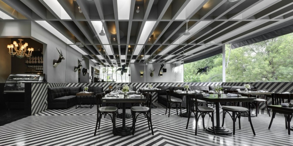 Celeste Champagne & Tea Room / PRODUCTORA