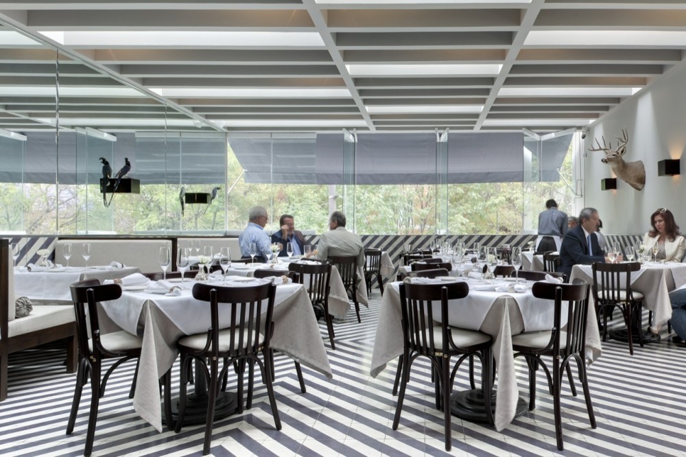 Celeste Champagne & Tea Room / PRODUCTORA