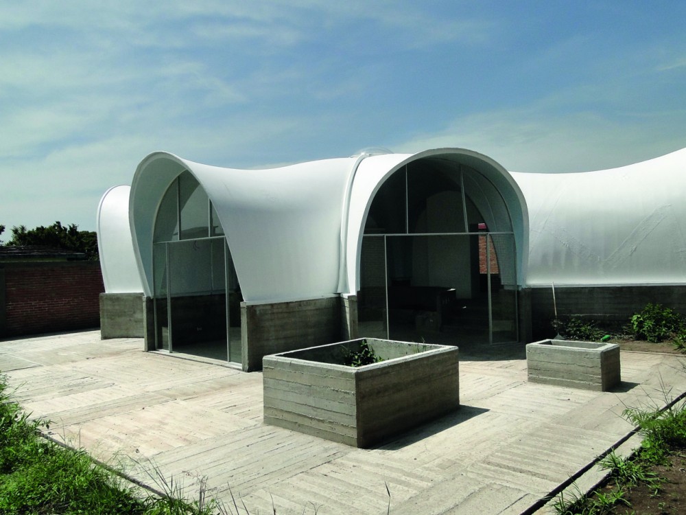 House in Tlayacapan / PRODUCTORA