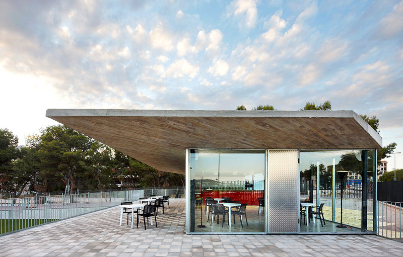 Vallpala Sports Centre / Vicente Salvador Arquitecto + Ignacio Vidal Arquitecto