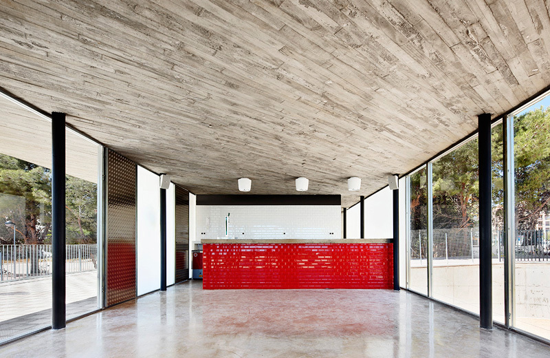 Vallpala Sports Centre / Vicente Salvador Arquitecto + Ignacio Vidal Arquitecto