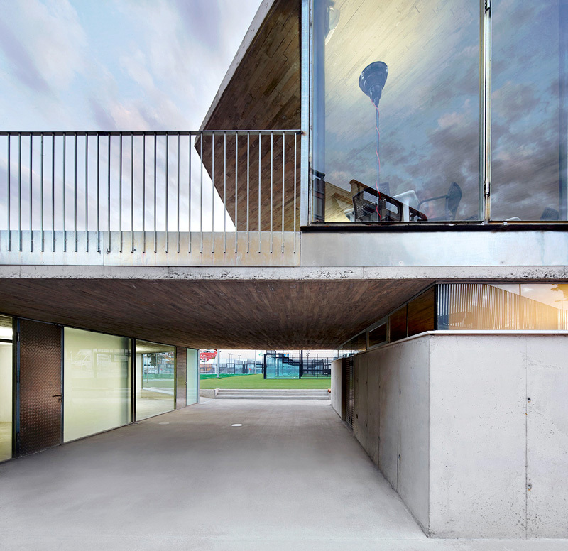 Vallpala Sports Centre / Vicente Salvador Arquitecto + Ignacio Vidal Arquitecto