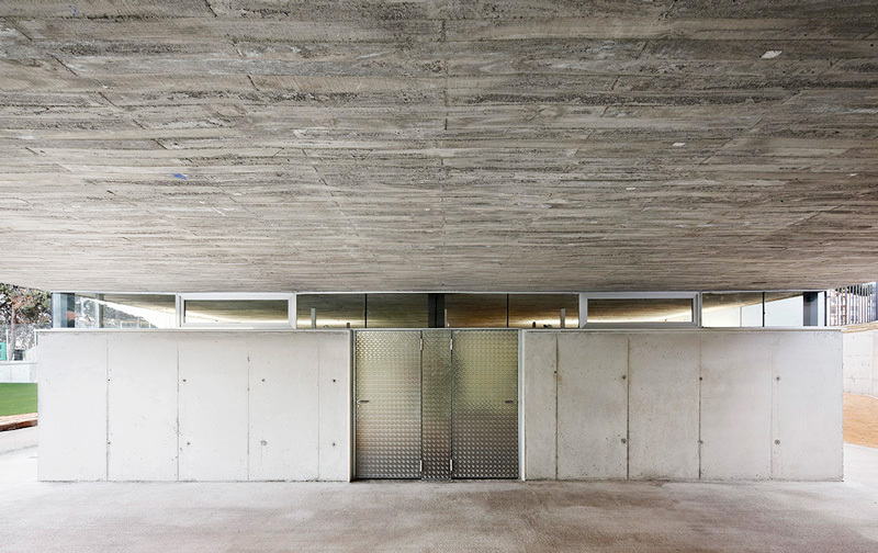 Vallpala Sports Centre / Vicente Salvador Arquitecto + Ignacio Vidal Arquitecto