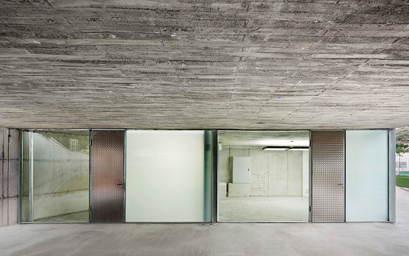 Vallpala Sports Centre / Vicente Salvador Arquitecto + Ignacio Vidal Arquitecto