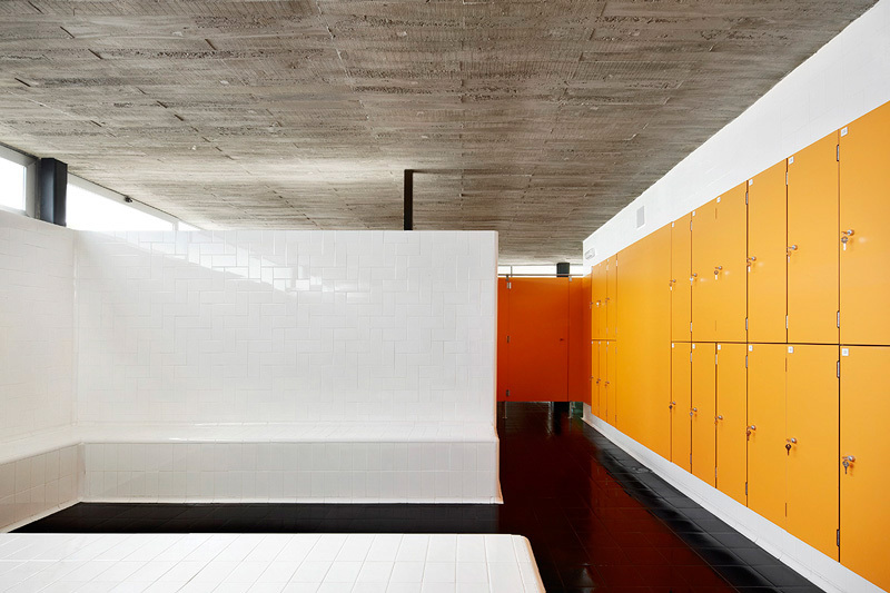 Vallpala Sports Centre / Vicente Salvador Arquitecto + Ignacio Vidal Arquitecto