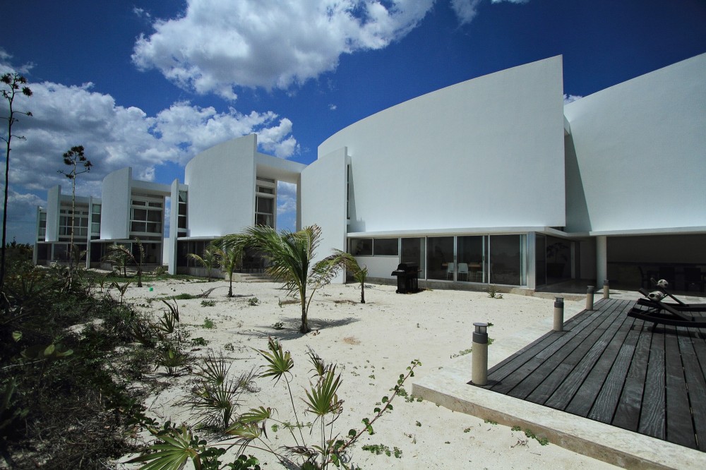 OB Houses / Seijo Peon Arquitectos