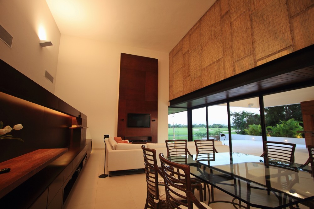 MCC House / Seijo Peon Arquitectos