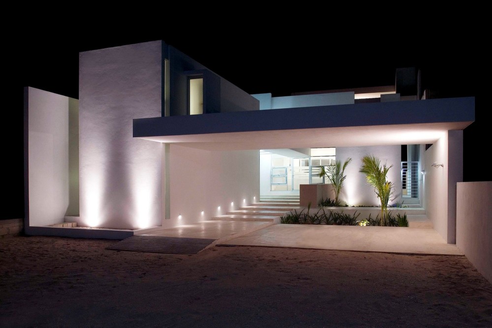 Stepped House / Seijo Peon Arquitectos