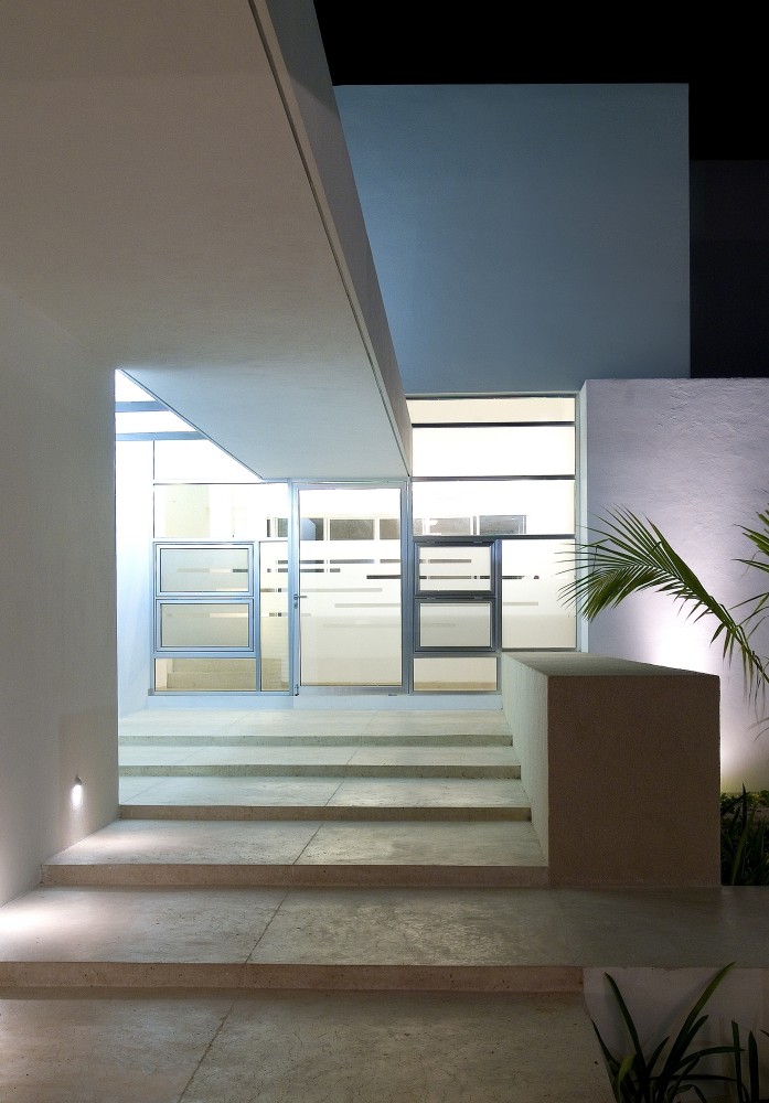 Stepped House / Seijo Peon Arquitectos