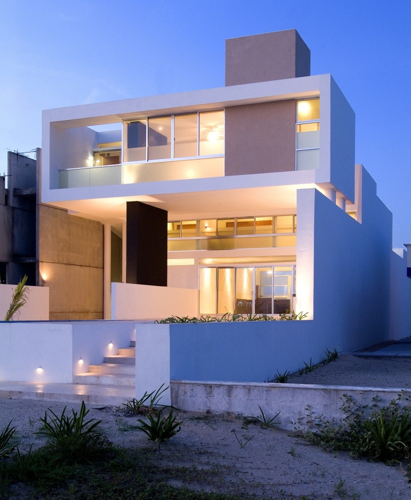 Stepped House / Seijo Peon Arquitectos