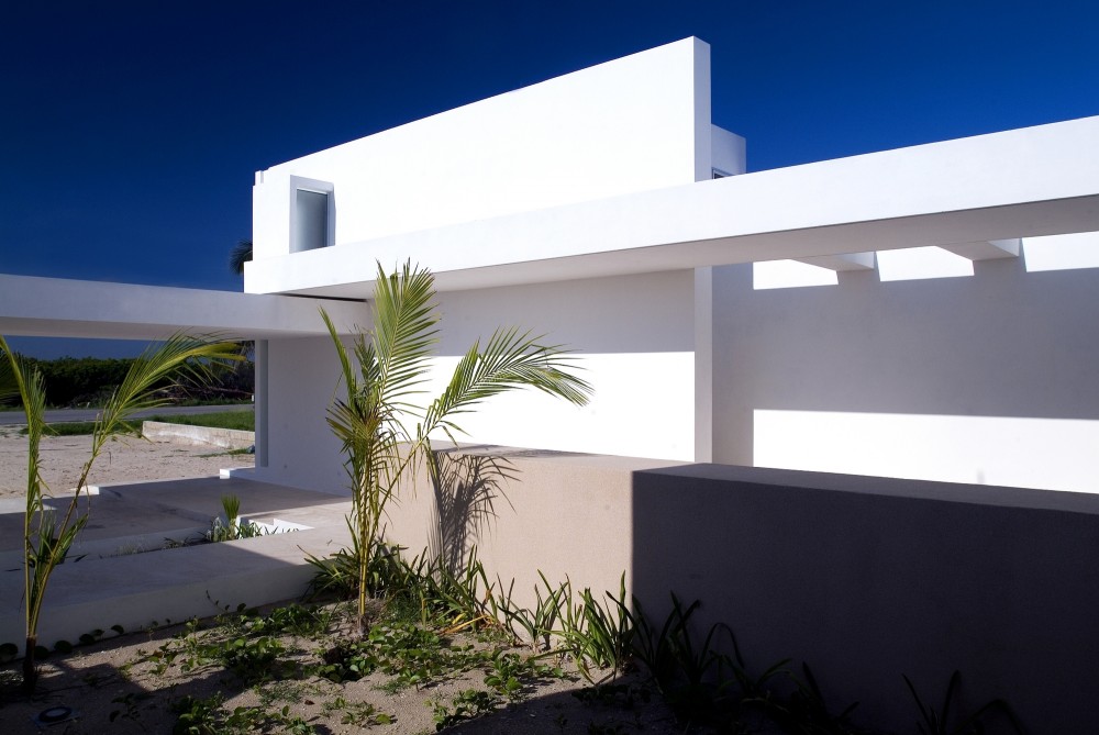 Stepped House / Seijo Peon Arquitectos