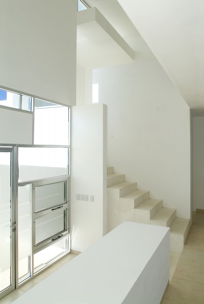Stepped House / Seijo Peon Arquitectos
