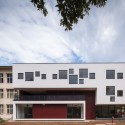 Dante Alighieri School Expansion / LTFB Studio Dante Alighieri School Expansion / LTFB Studio © Cosmin Dragomir