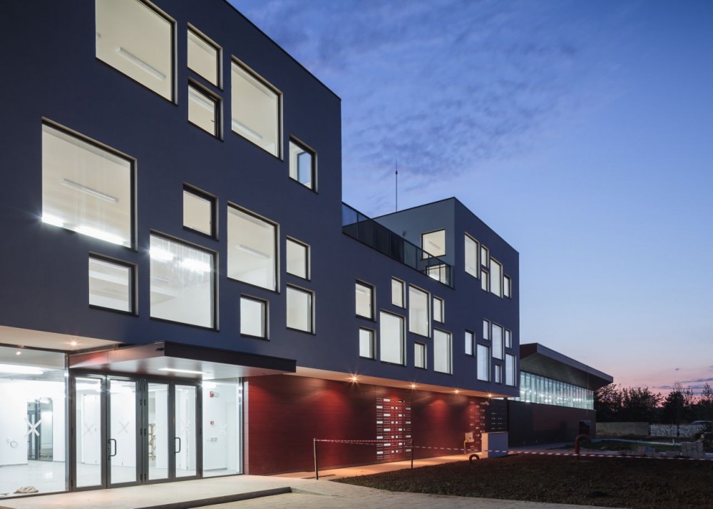 Dante Alighieri School Expansion / LTFB Studio