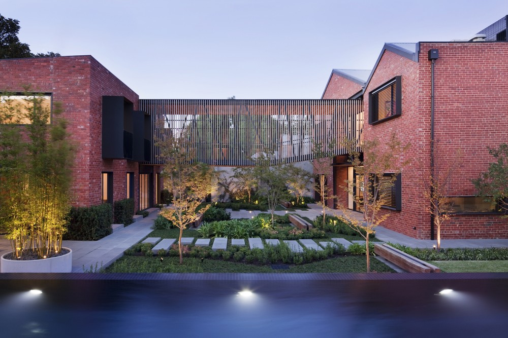 Golden Crust Bakery / Jackson Clements Burrows Architects