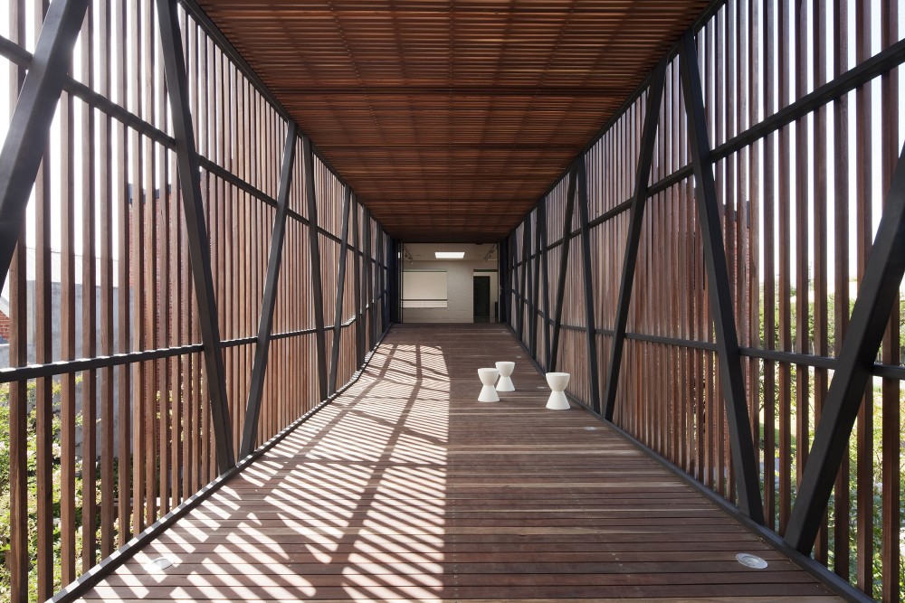 Golden Crust Bakery / Jackson Clements Burrows Architects