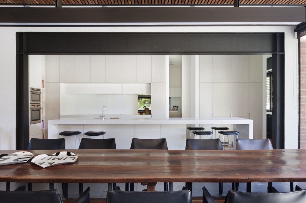 Golden Crust Bakery / Jackson Clements Burrows Architects