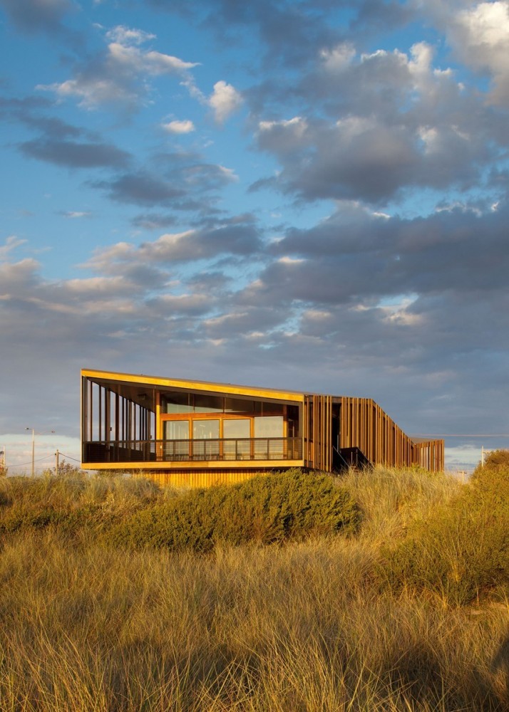 Keast Park Community Pavilion / Jackson Clements Burrows Architects
