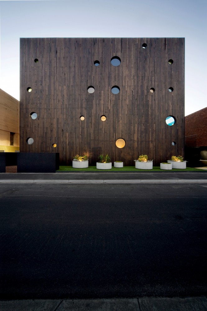 Hue Apartments / Jackson Clements Burrows Architects