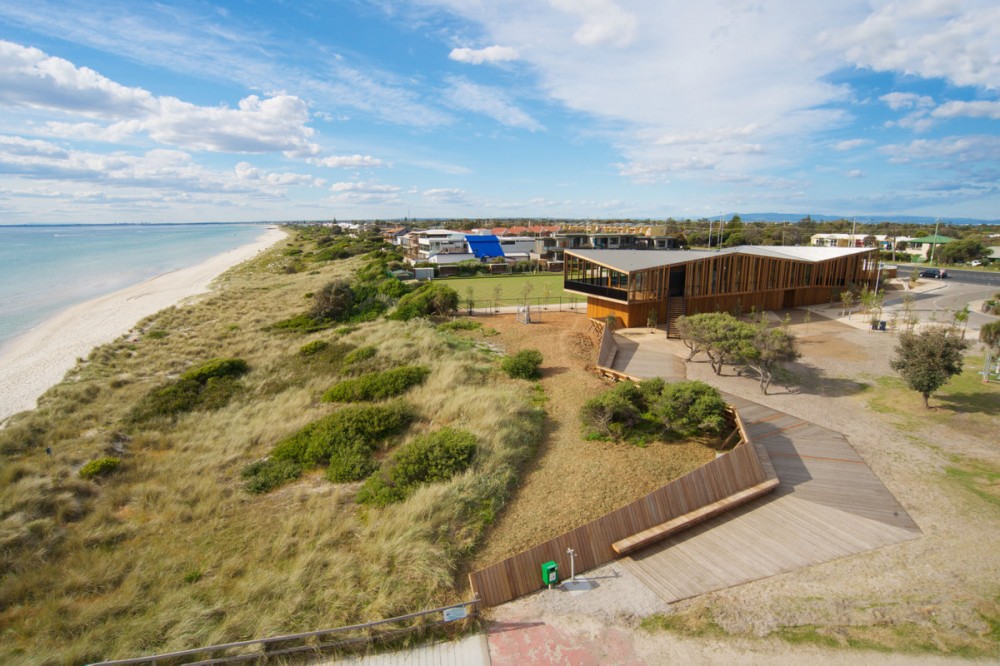 Keast Park Community Pavilion / Jackson Clements Burrows Architects