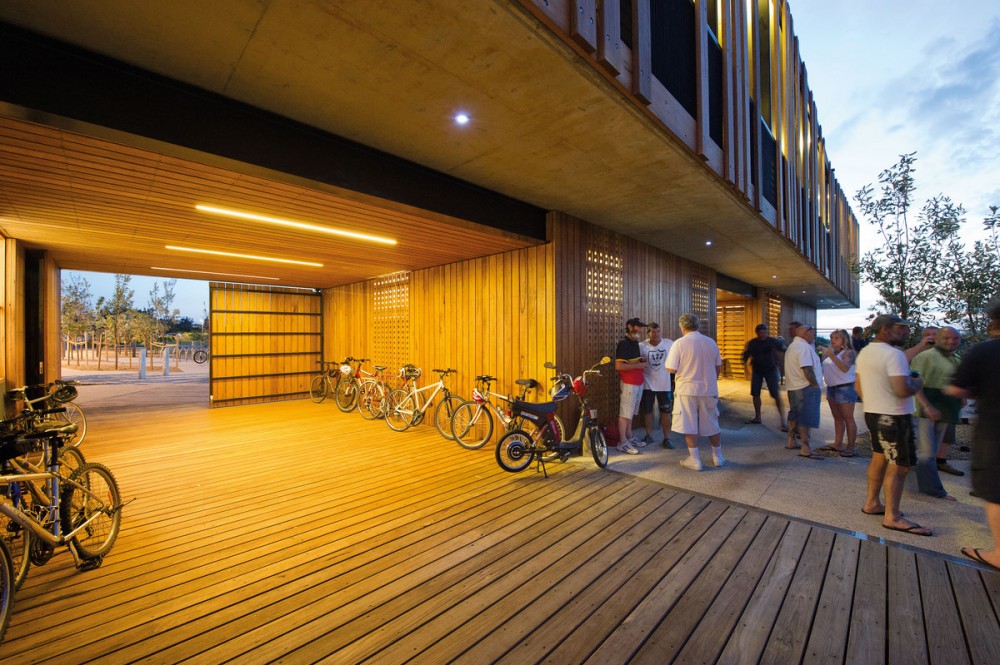 Keast Park Community Pavilion / Jackson Clements Burrows Architects