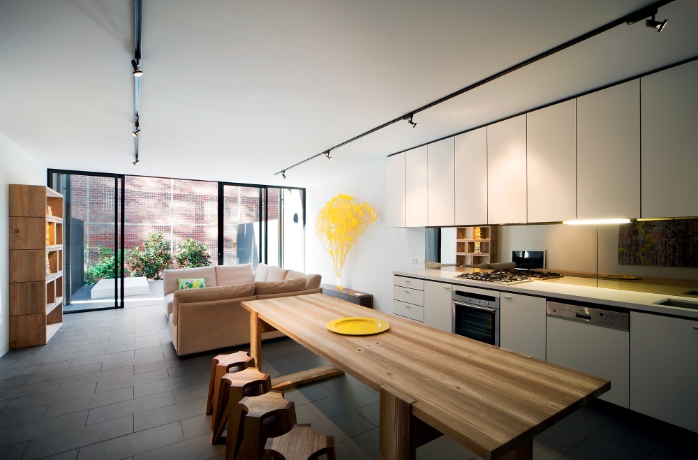 Hue Apartments / Jackson Clements Burrows Architects