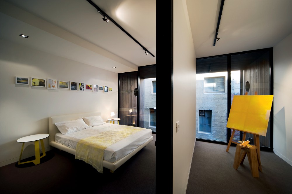 Hue Apartments / Jackson Clements Burrows Architects