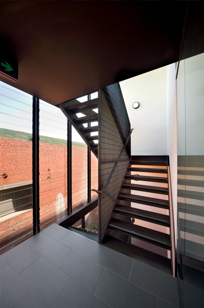 Hue Apartments / Jackson Clements Burrows Architects