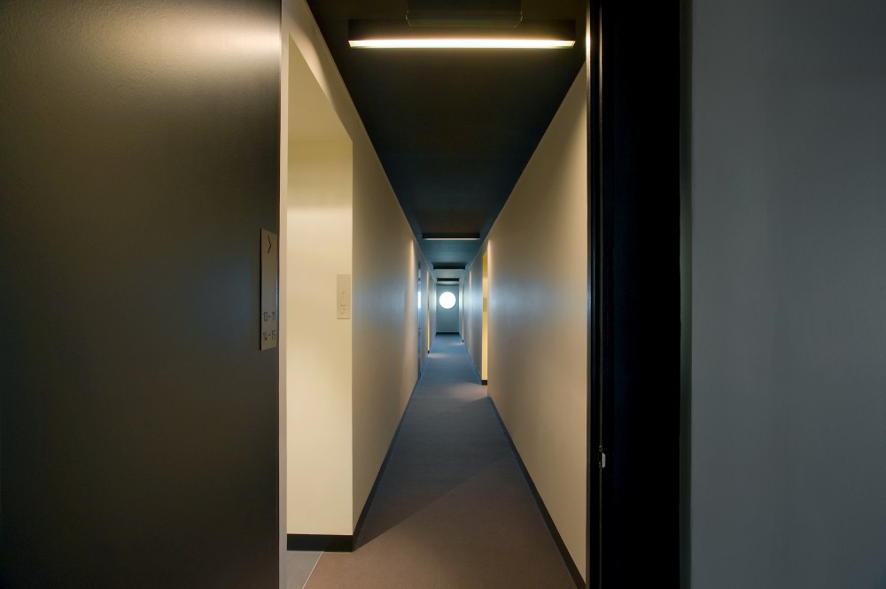 Hue Apartments / Jackson Clements Burrows Architects