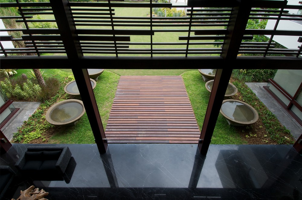 The Frill House / Hiren Patel Architects