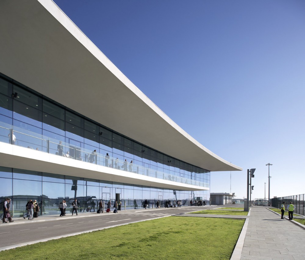 Gibraltar Airport / bblur architecture + 3DReid