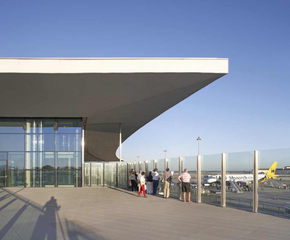 Gibraltar Airport / bblur architecture + 3DReid