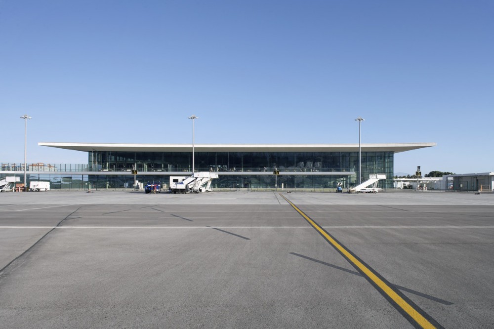 Gibraltar Airport / bblur architecture + 3DReid