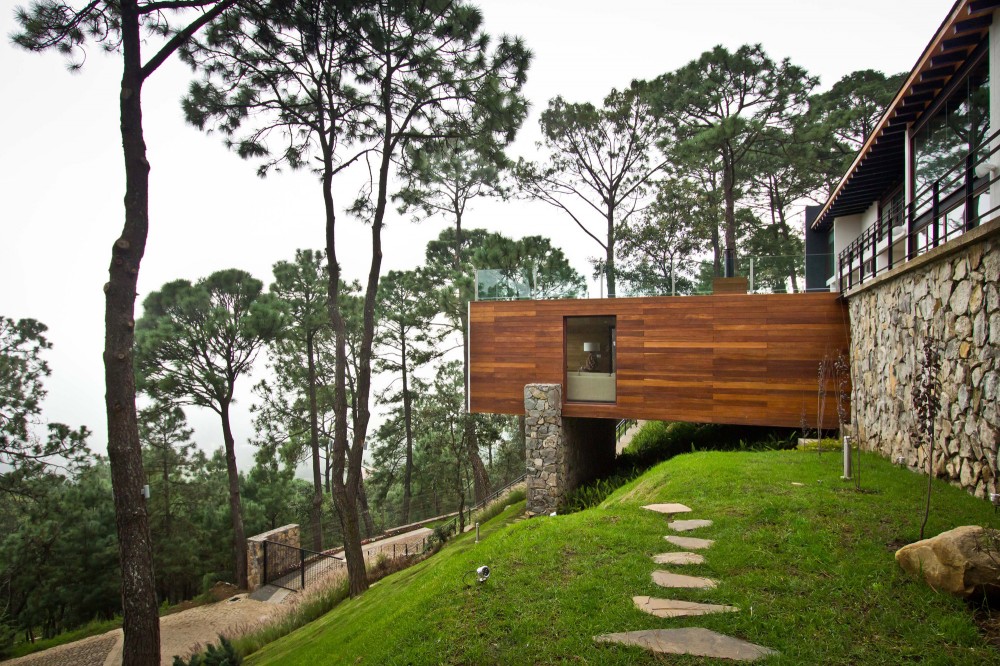 The Forest House / Espacio EMA