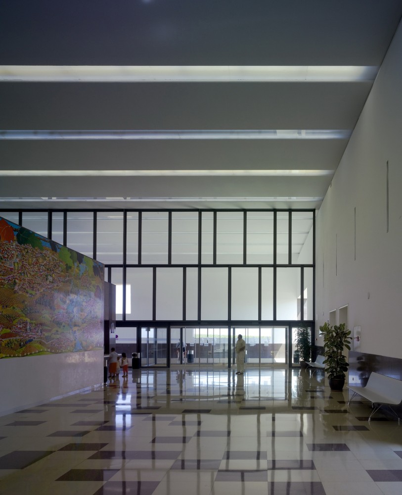 Tierra De Barros Hospital / EACSN + Junquera Arquitectos