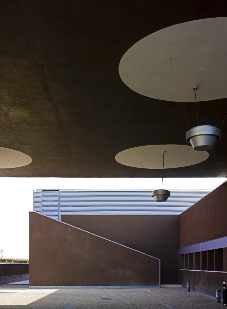 Tierra De Barros Hospital / EACSN + Junquera Arquitectos