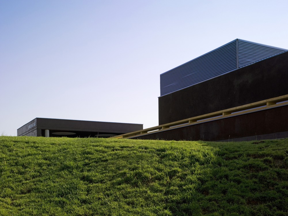 Tierra De Barros Hospital / EACSN + Junquera Arquitectos