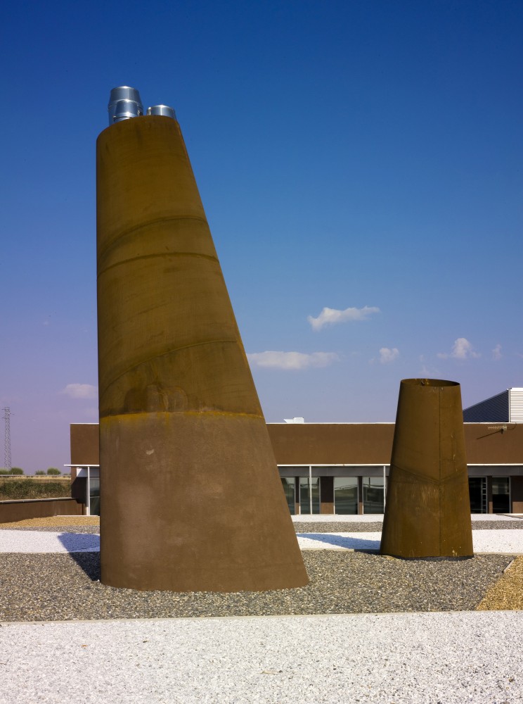 Tierra De Barros Hospital / EACSN + Junquera Arquitectos