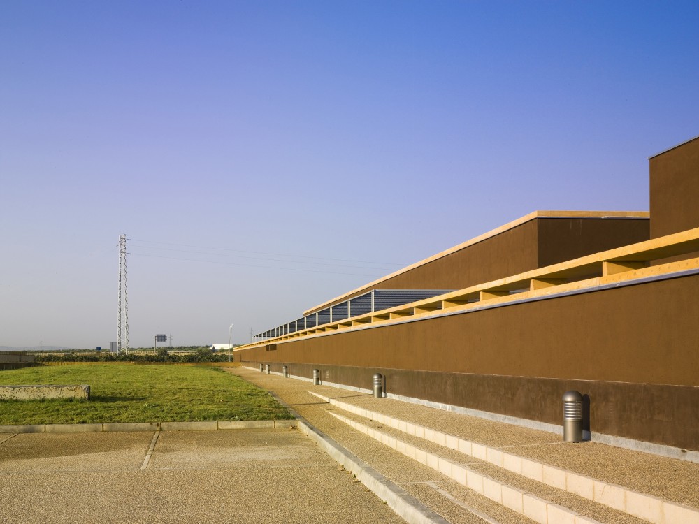 Tierra De Barros Hospital / EACSN + Junquera Arquitectos