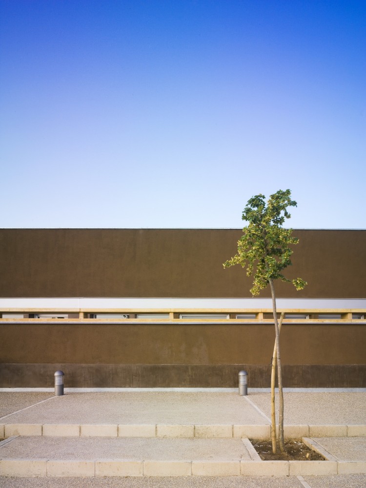 Tierra De Barros Hospital / EACSN + Junquera Arquitectos