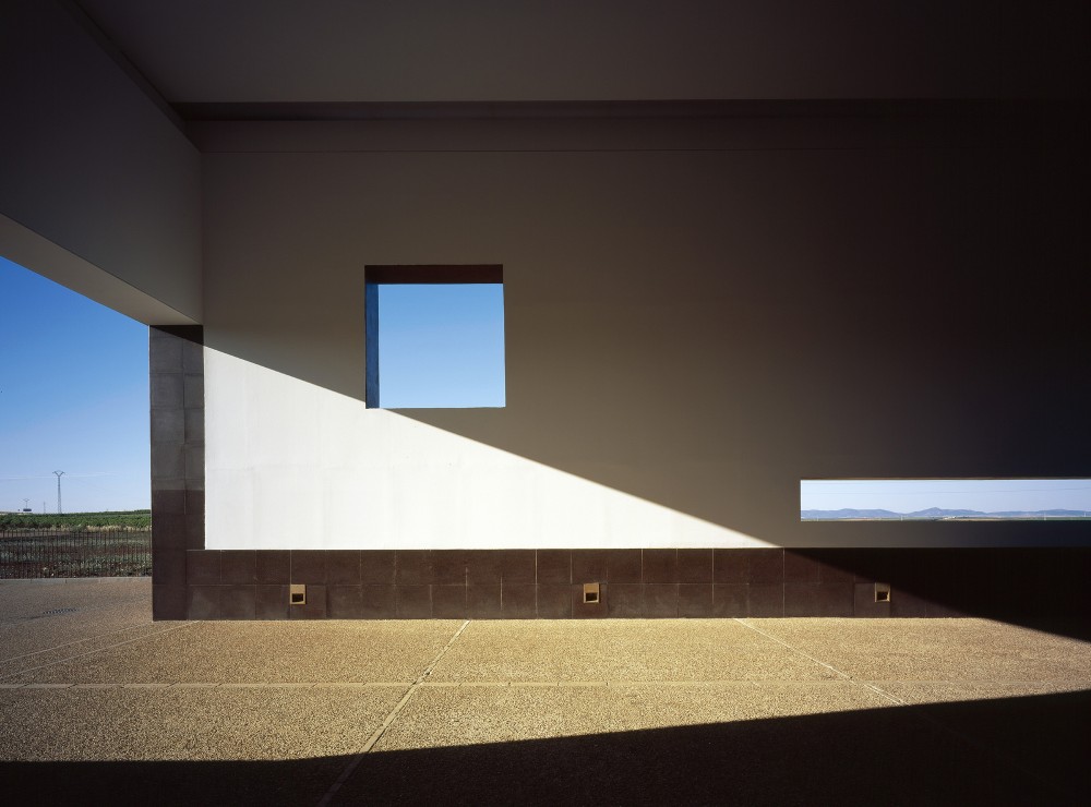 Tierra De Barros Hospital / EACSN + Junquera Arquitectos