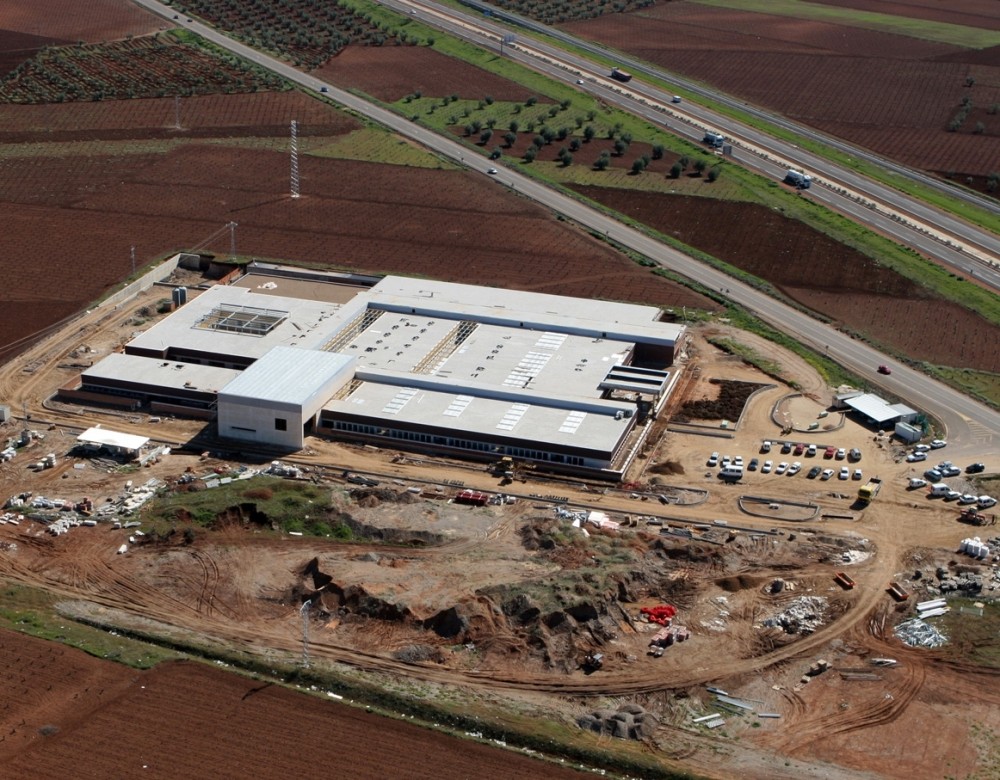 Tierra De Barros Hospital / EACSN + Junquera Arquitectos
