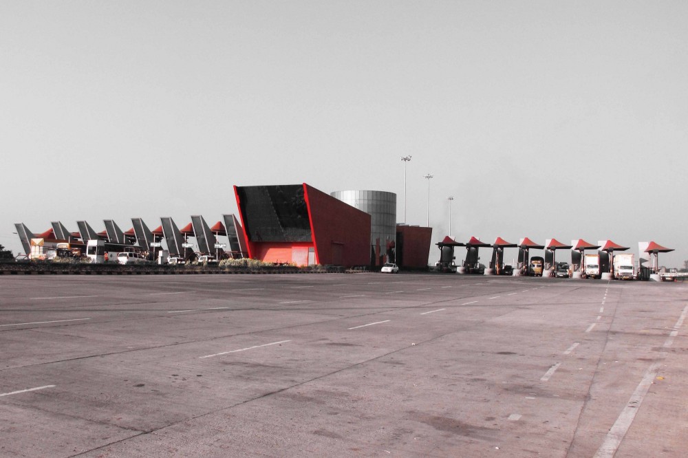 Toll Plaza / archohm