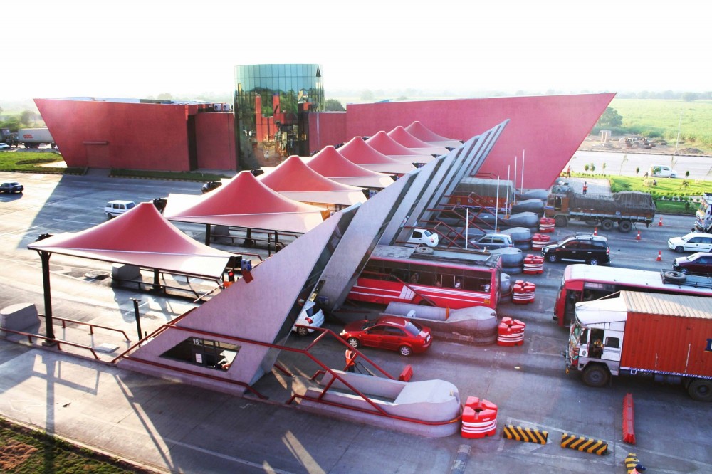 Toll Plaza / archohm