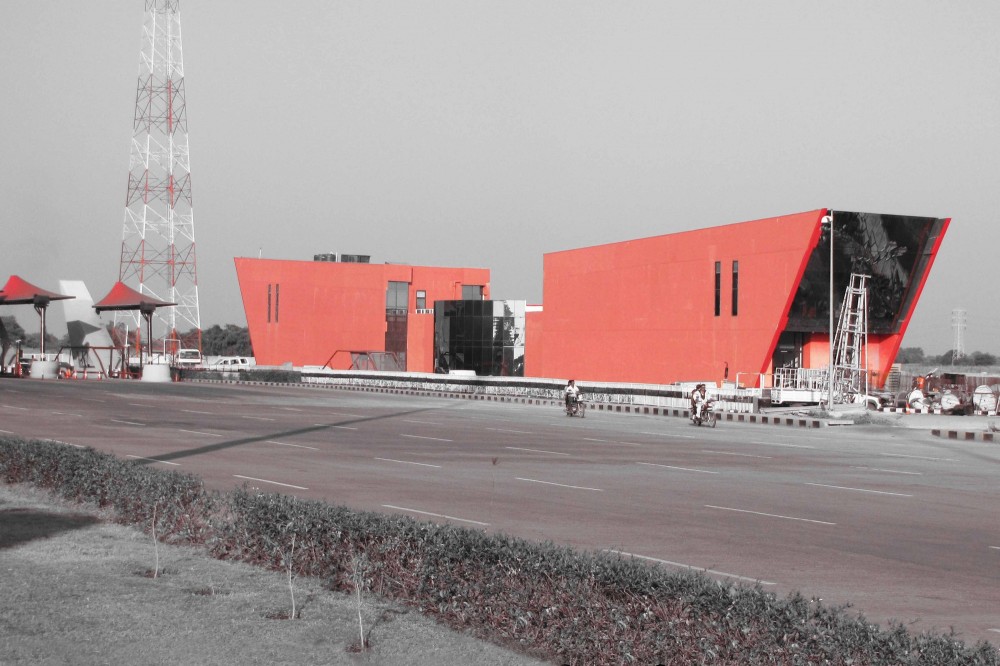 Toll Plaza / archohm