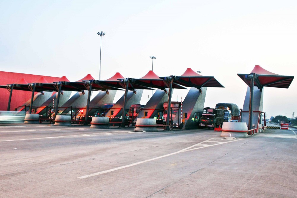 Toll Plaza / archohm