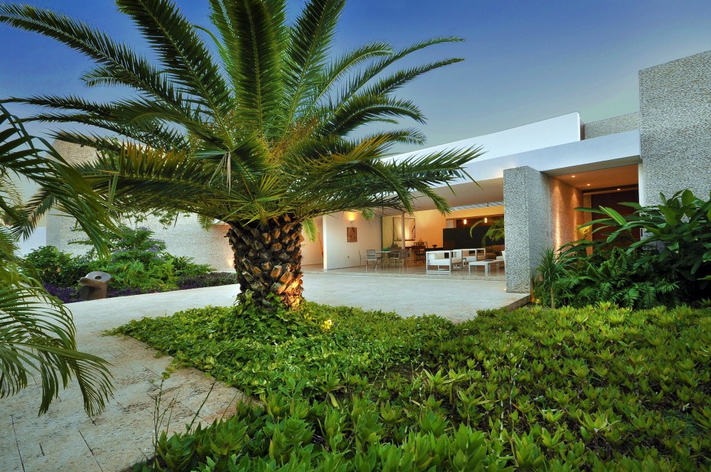 Rajuela House / Muñoz Arquitectos